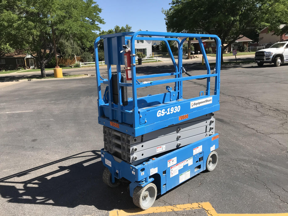 2020 Genie GS-1930 Fixed rails with chain entry gate - Pre A92.20