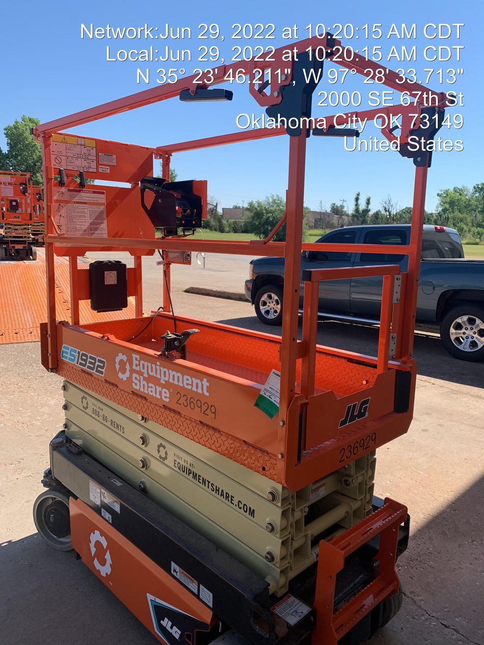 2022 JLG ES1932