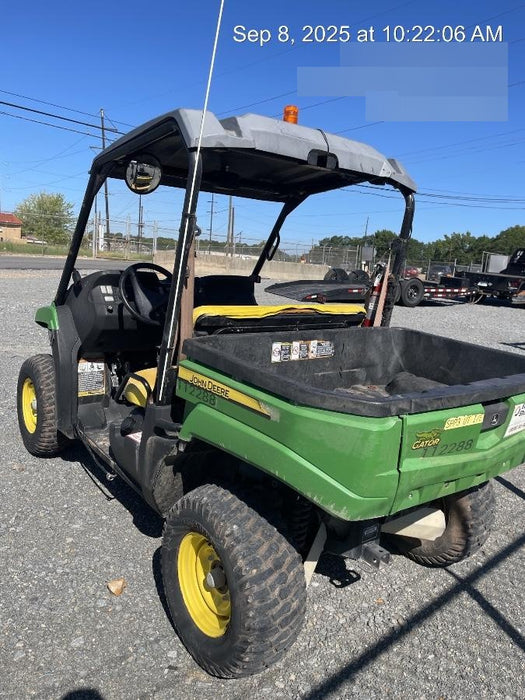 2020 John Deere XUV560E GATOR 4wd Utility Cart, Gas, 2 Seat, LED Strobe, Windshield Tempered Glass, Plastic Canopy, Wire Harness Kit, Backup Alarm