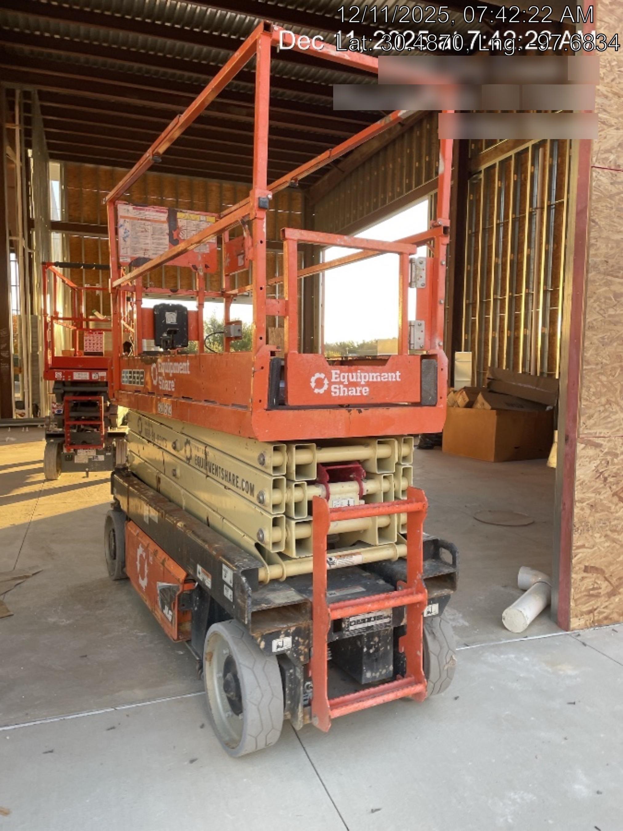 2023 JLG ES2632