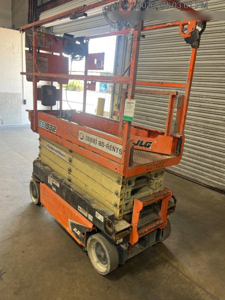 2022 JLG ES1932