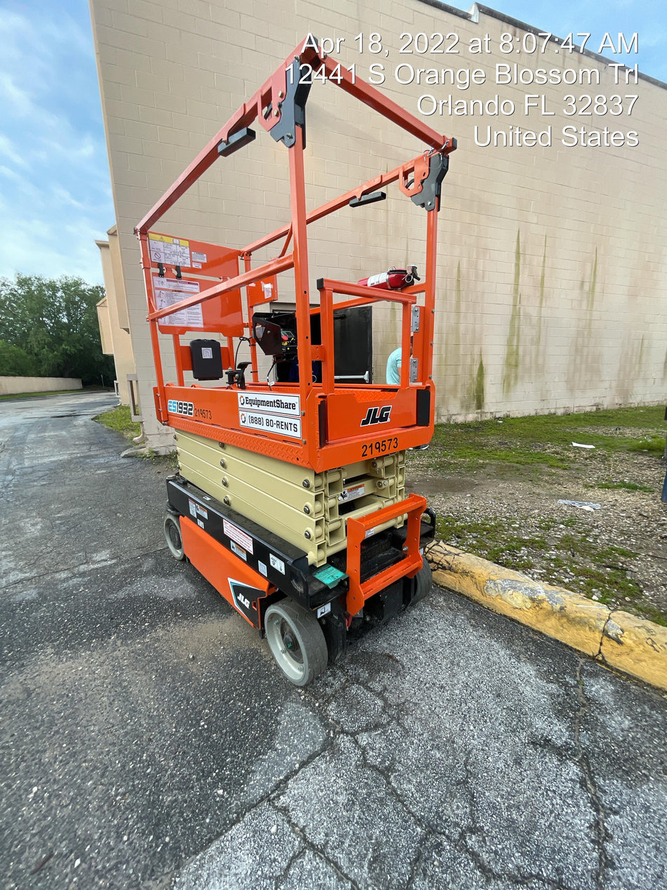 2022 JLG ES1932