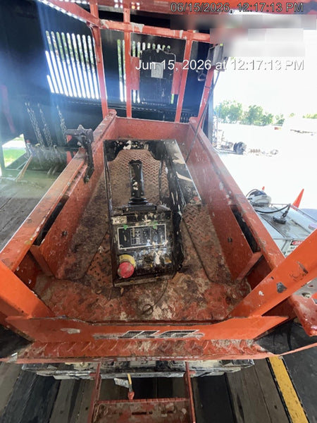 2022 JLG ES1330L