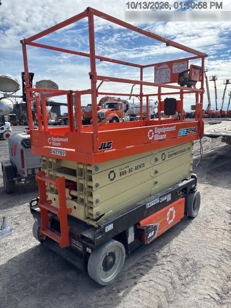 2022 JLG ES3246