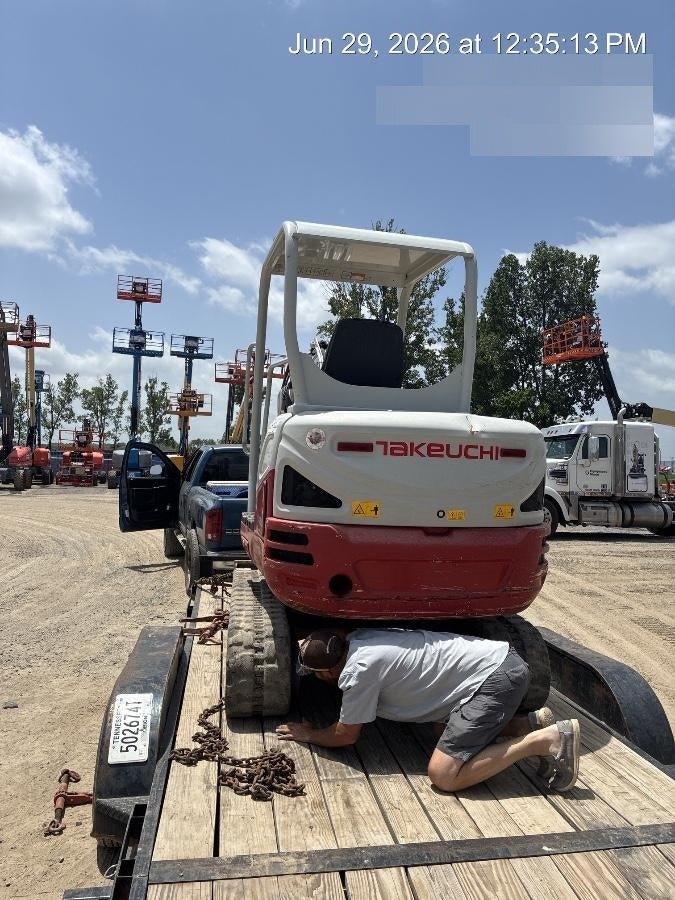 2022 TAKEUCHI TB235-2R
