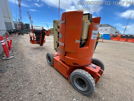 2019 JLG E300AJP