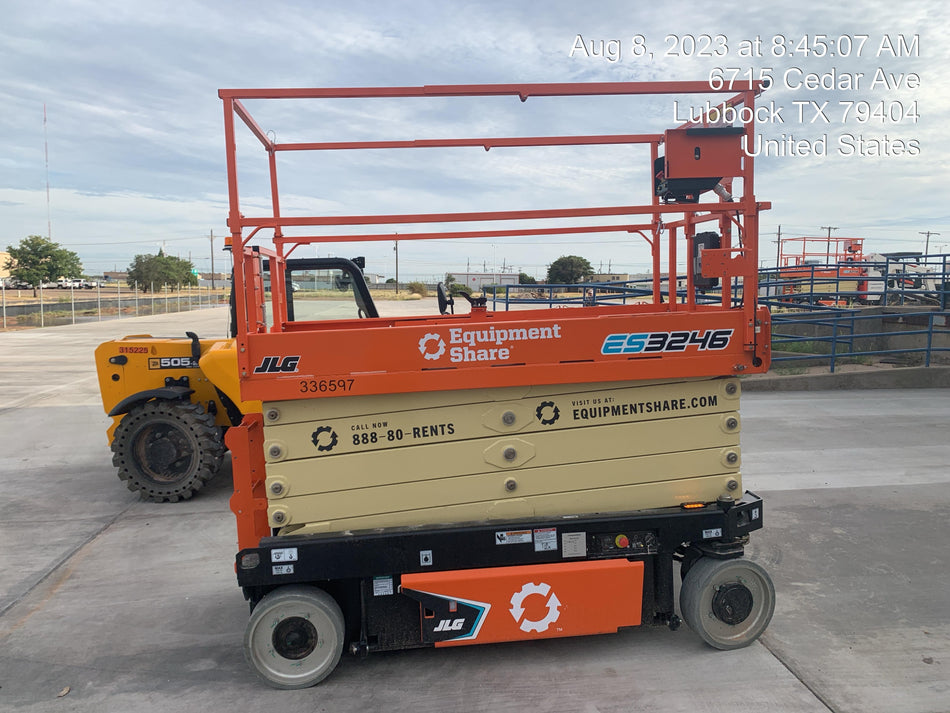 2023 JLG ES3246