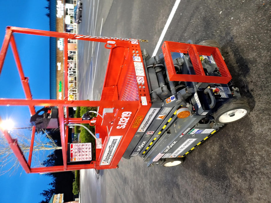 2020 Skyjack SJIII-3219 Solid NM Tires, Half height spring hinged entry gate, Dual Beacons, 800W Inverter