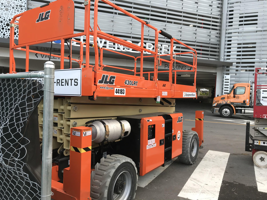 2019 JLG 430LRT