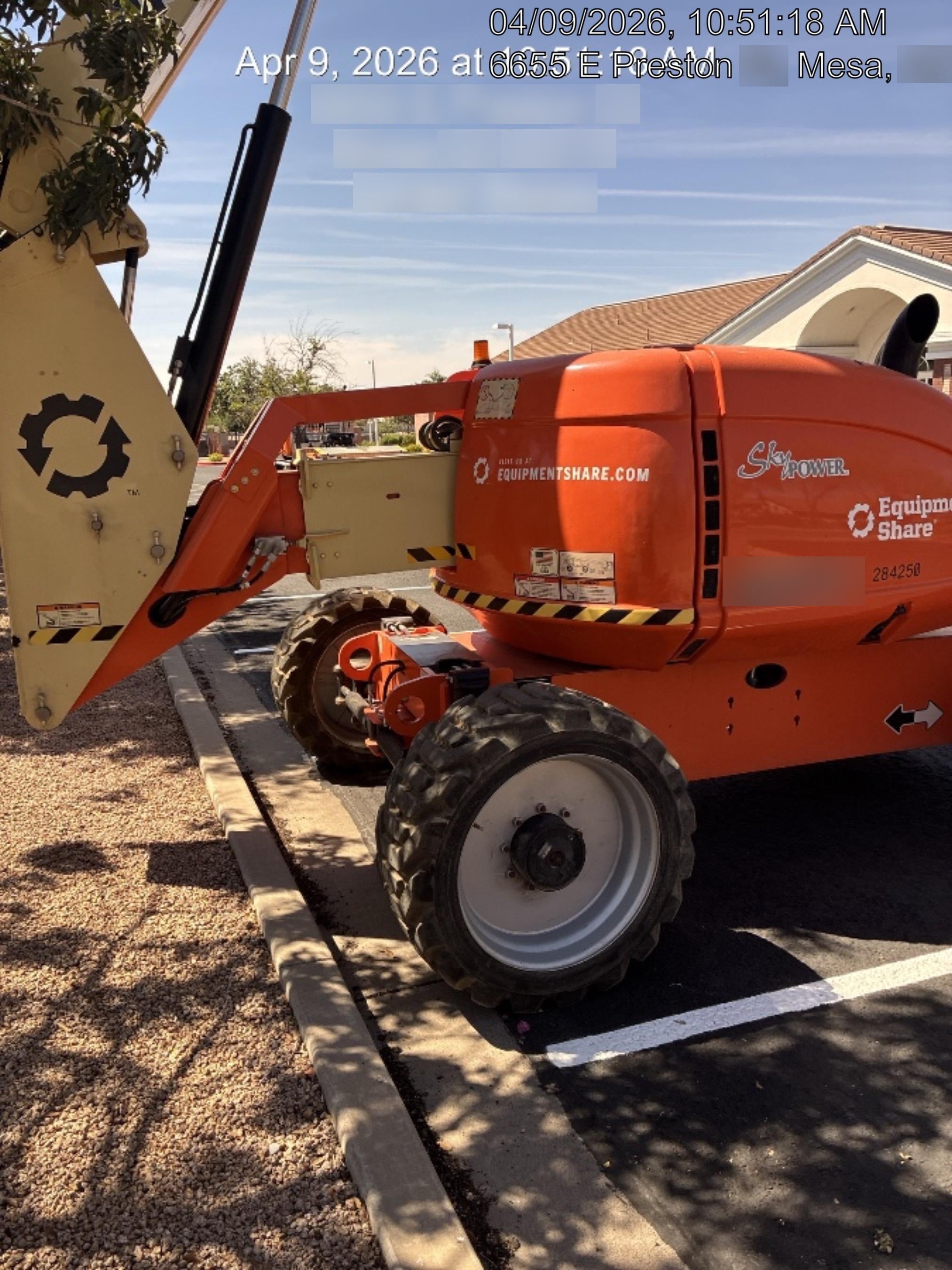 2022 JLG 600AJ