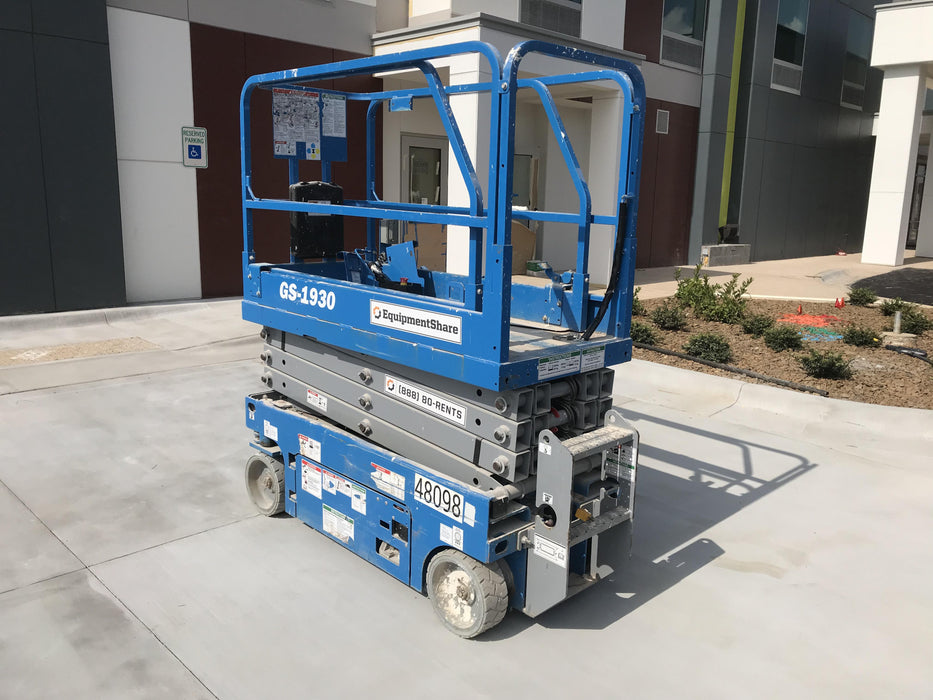 2019 Genie GS-1930 Fixed Rails with Chain Entry