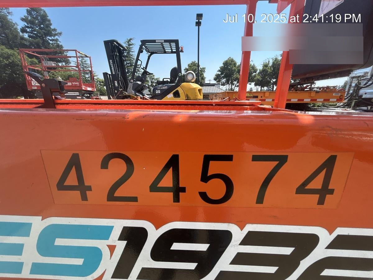 2024 JLG ES1932