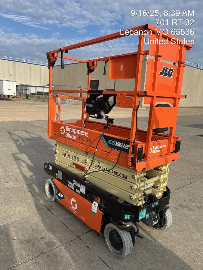 2025 JLG ES1932
