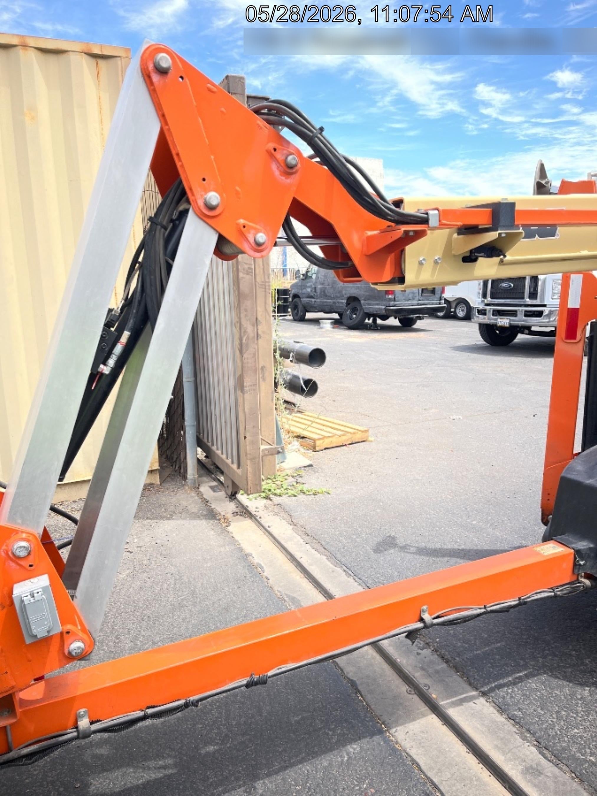 2021 JLG T500J