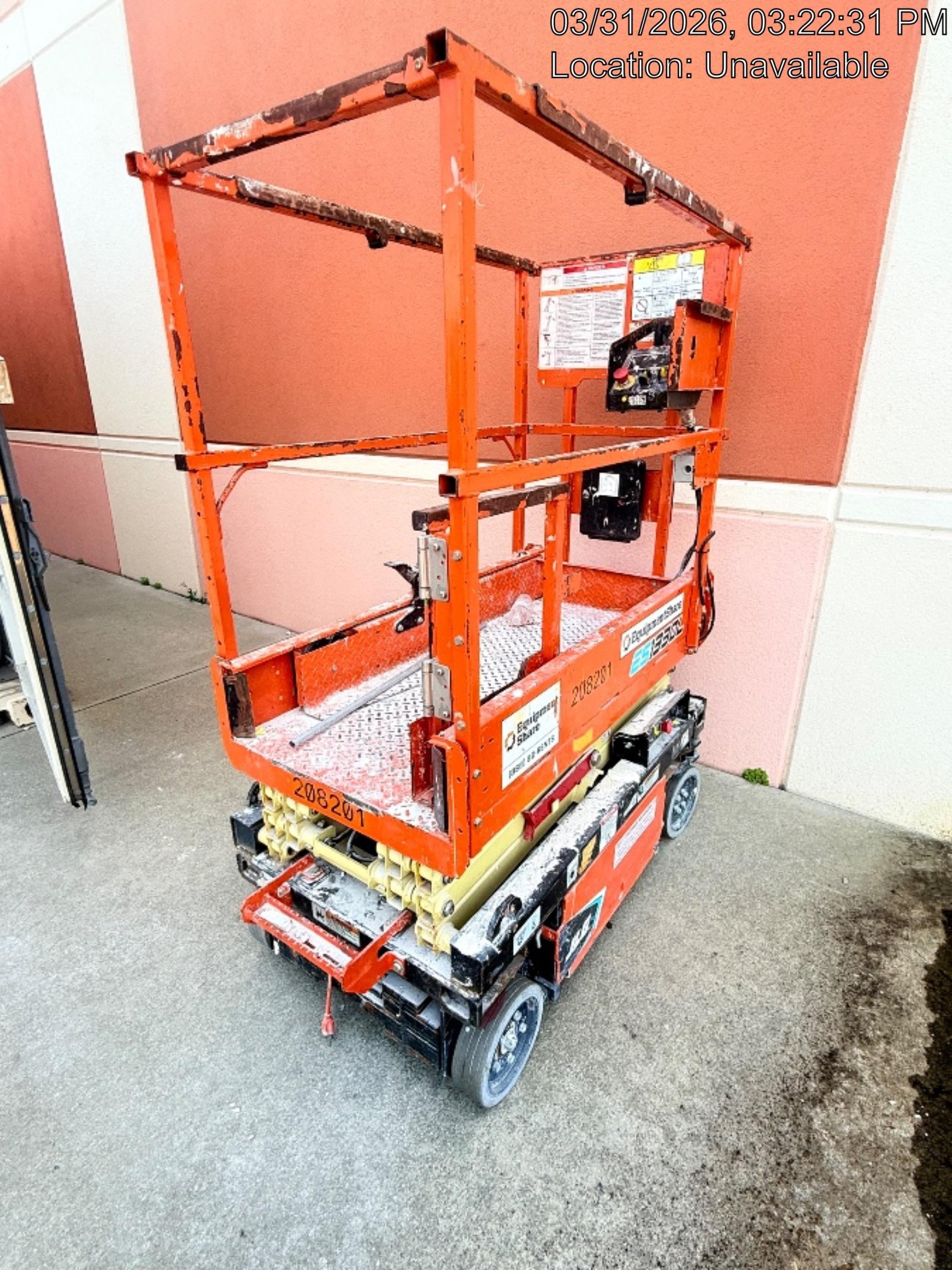 2022 JLG ES1330L