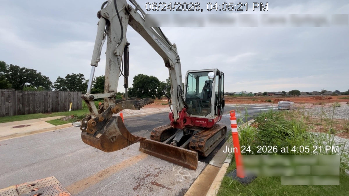 2023 TAKEUCHI TB250-2CR