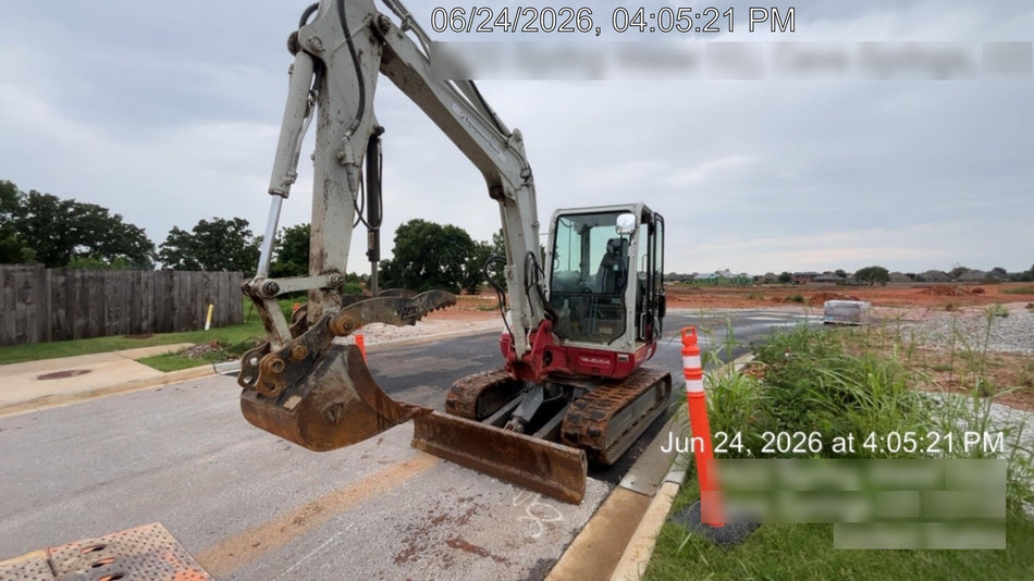 2023 TAKEUCHI TB250-2CR