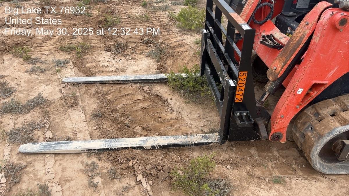 2025 ARROW MATERIAL HANDLING 60" Pallet Forks - Arrow