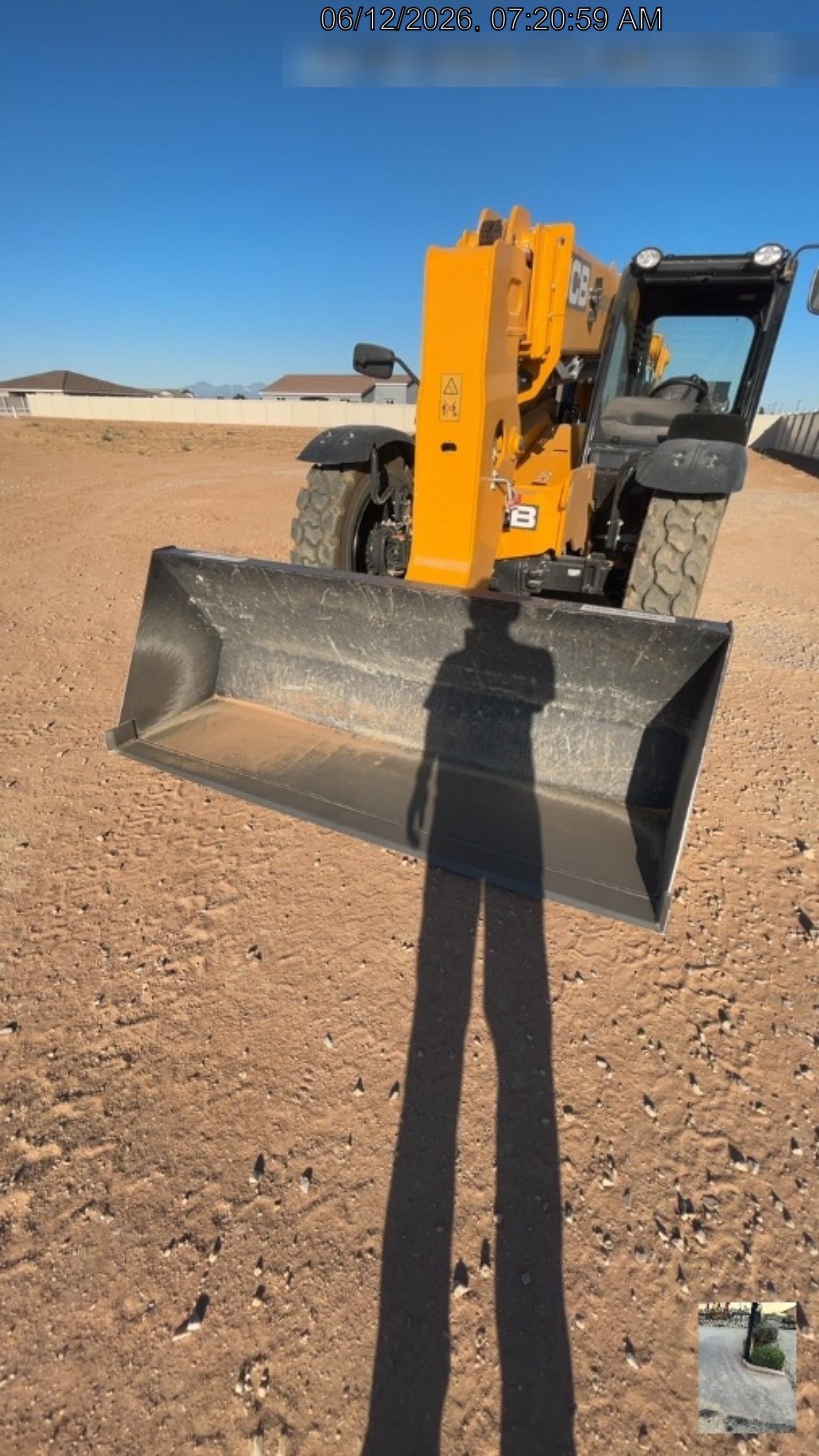 2025 JLG 1001100823