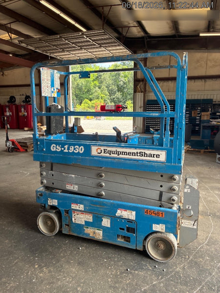 2019 Genie GS-1930 Fixed rails with chain Entry