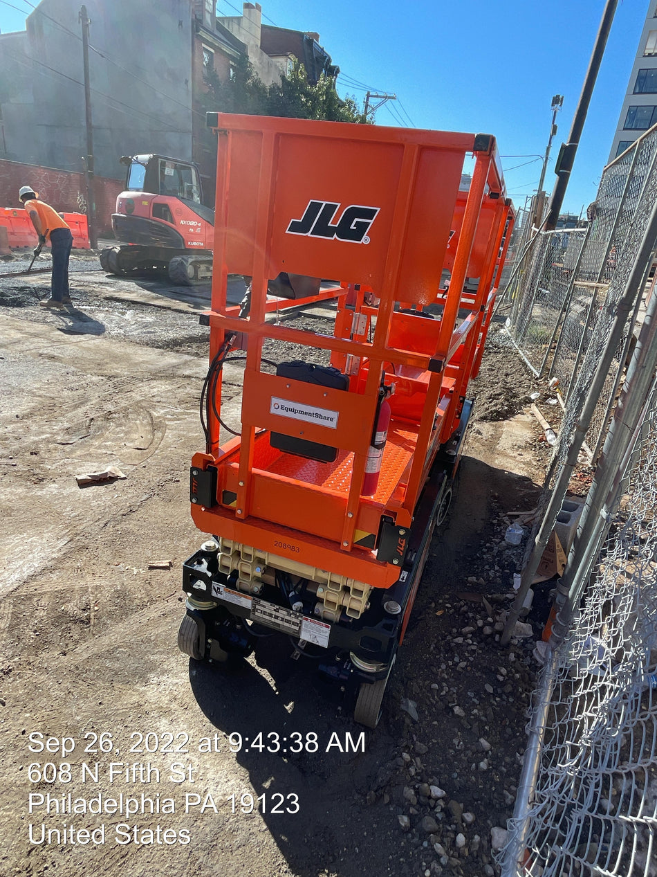 2022 JLG ES1330L