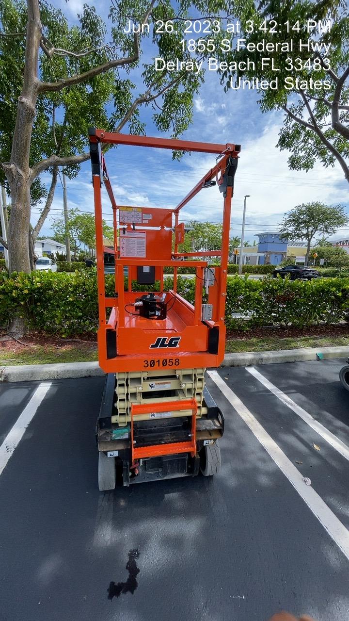 2023 JLG ES1932