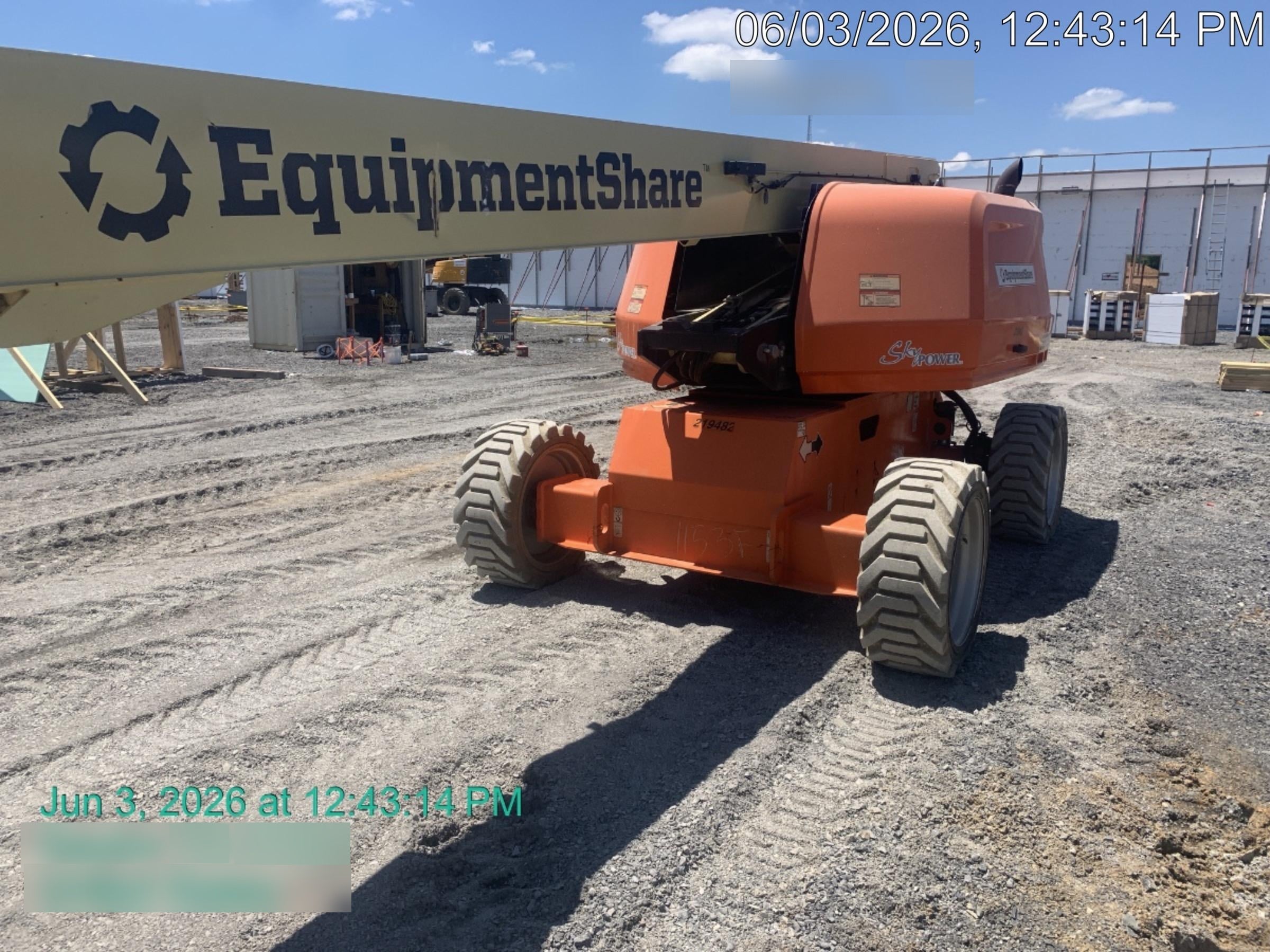 2022 JLG 660SJ
