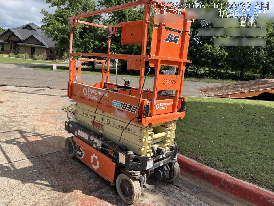 2022 JLG ES1932