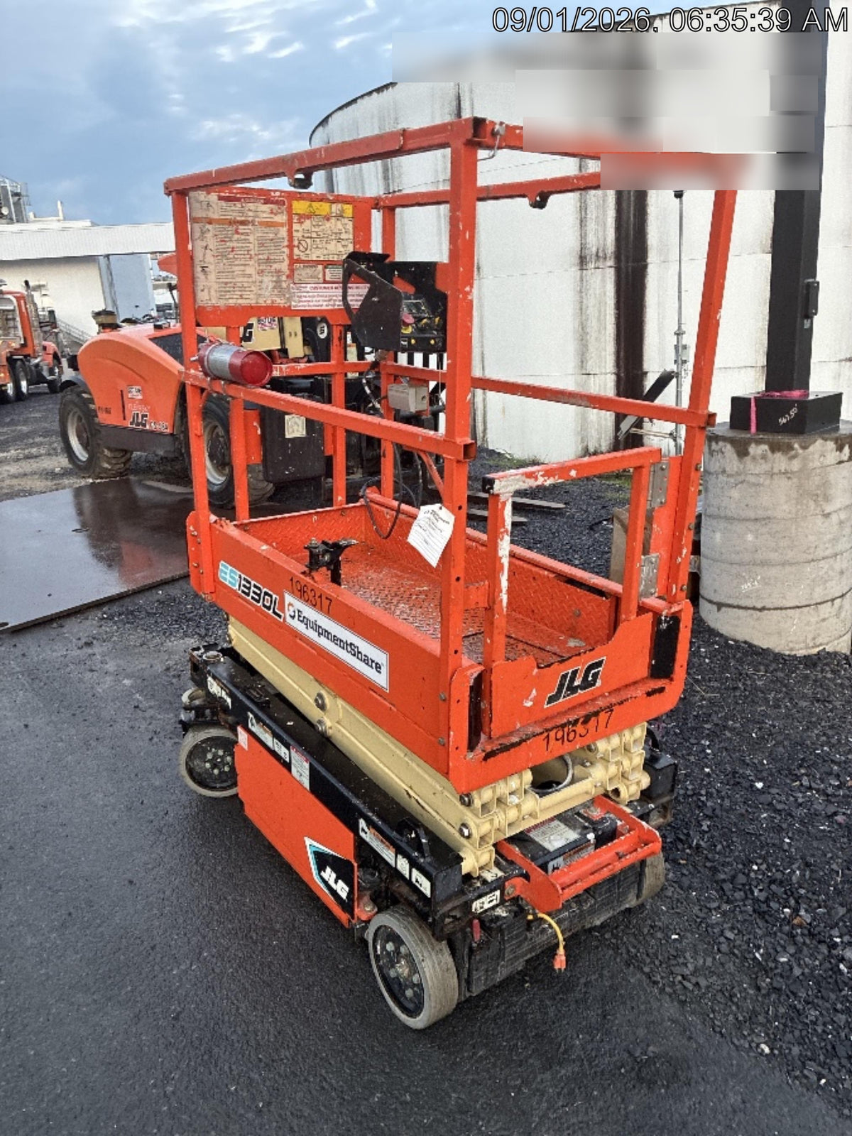 2021 JLG ES1330L