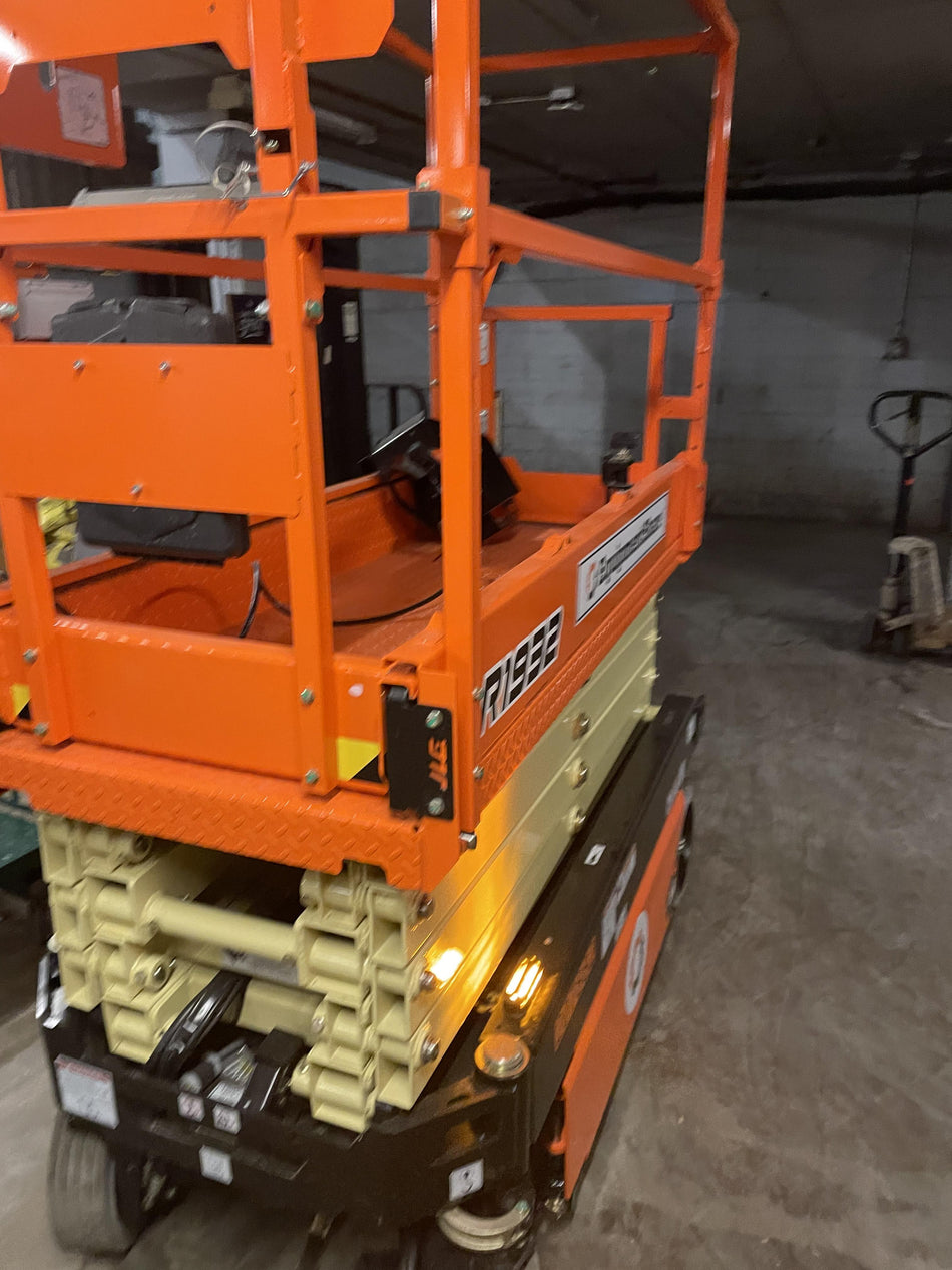 2022 JLG R1932