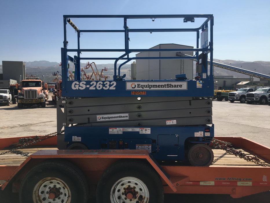 2020 Genie GS-2632 Solid NM Tires, Folding Rails with Half-Height Swing Gate, Beacon