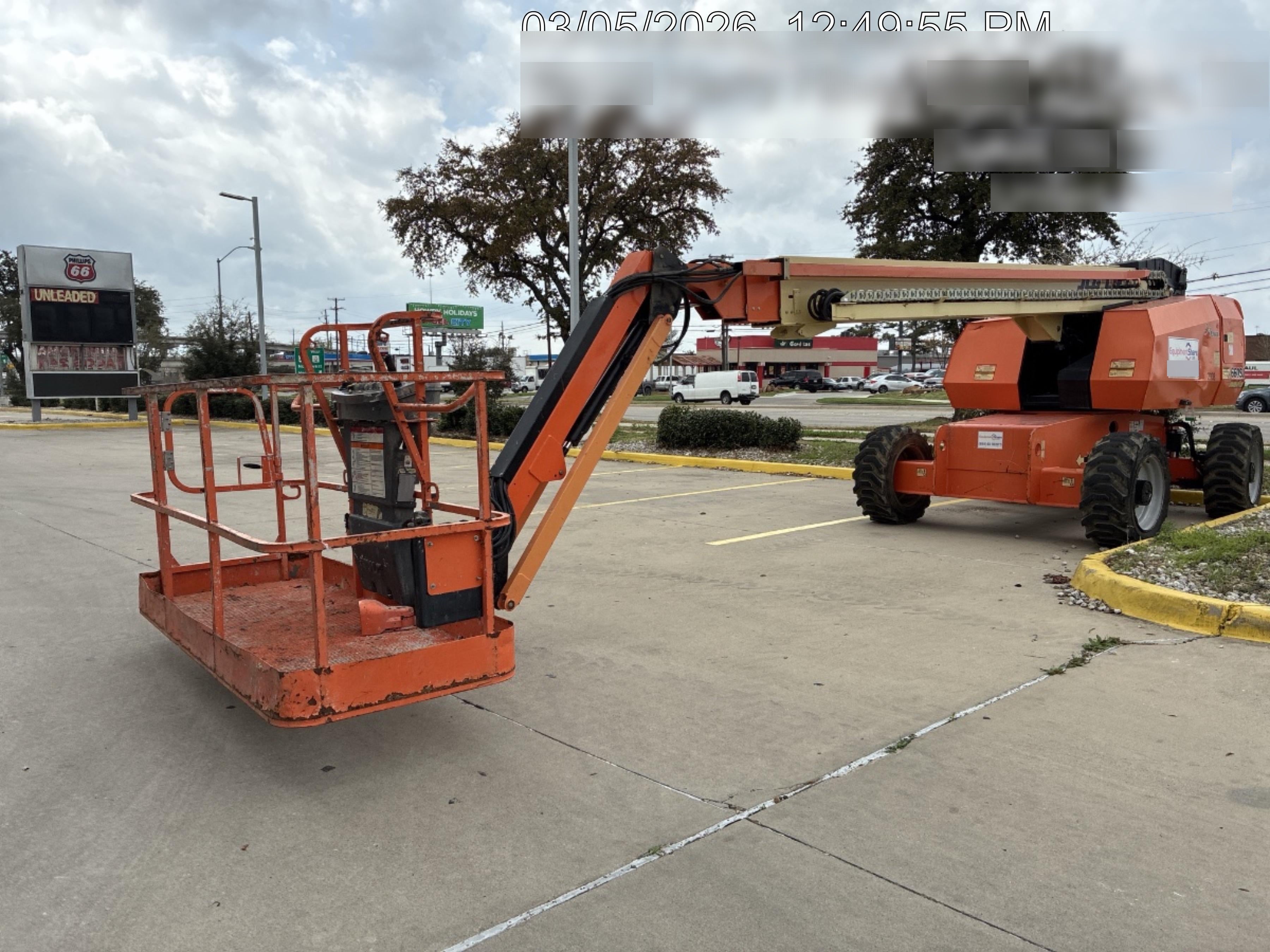 2016 JLG 660SJ