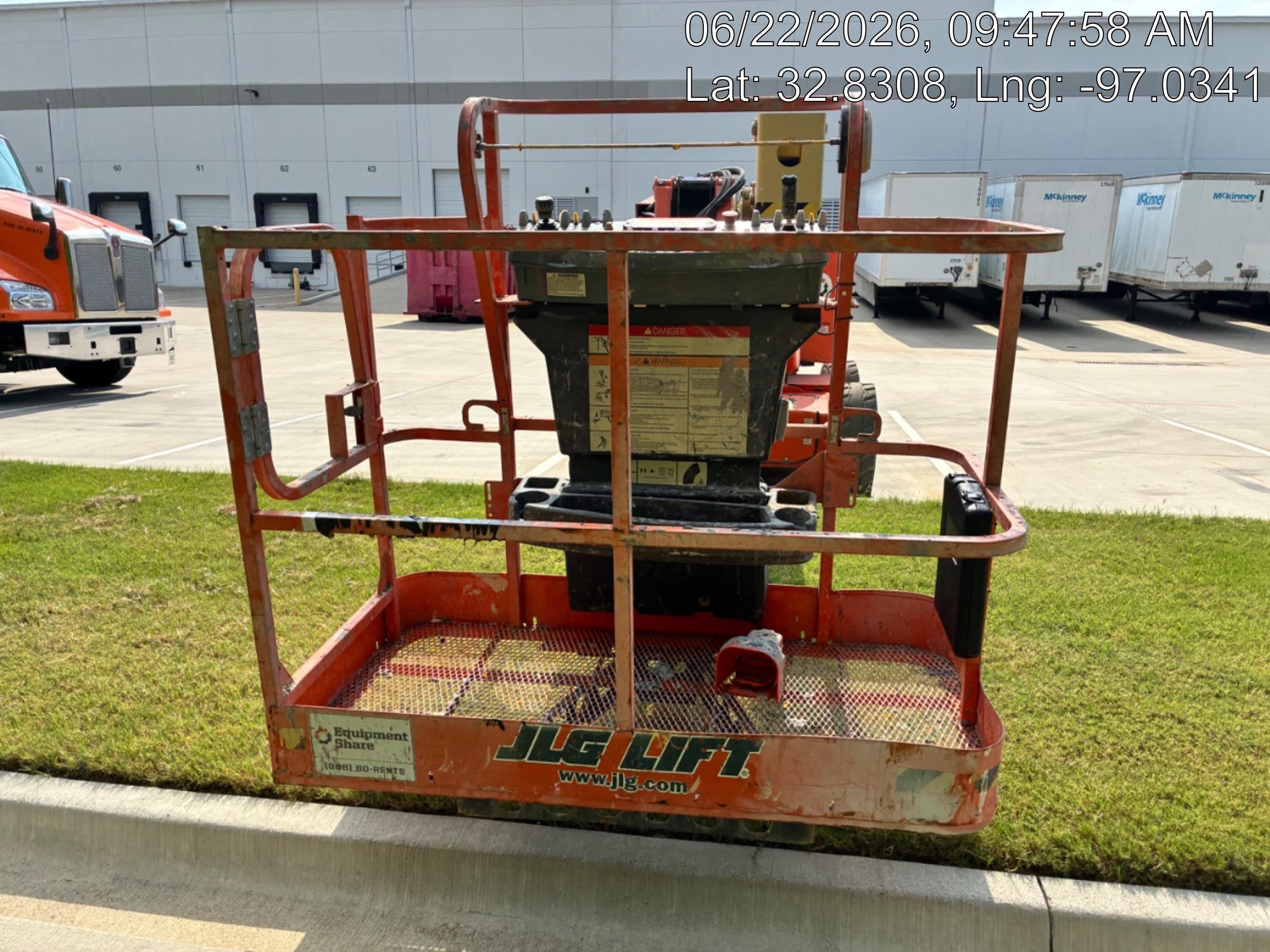 2022 JLG E450AJ