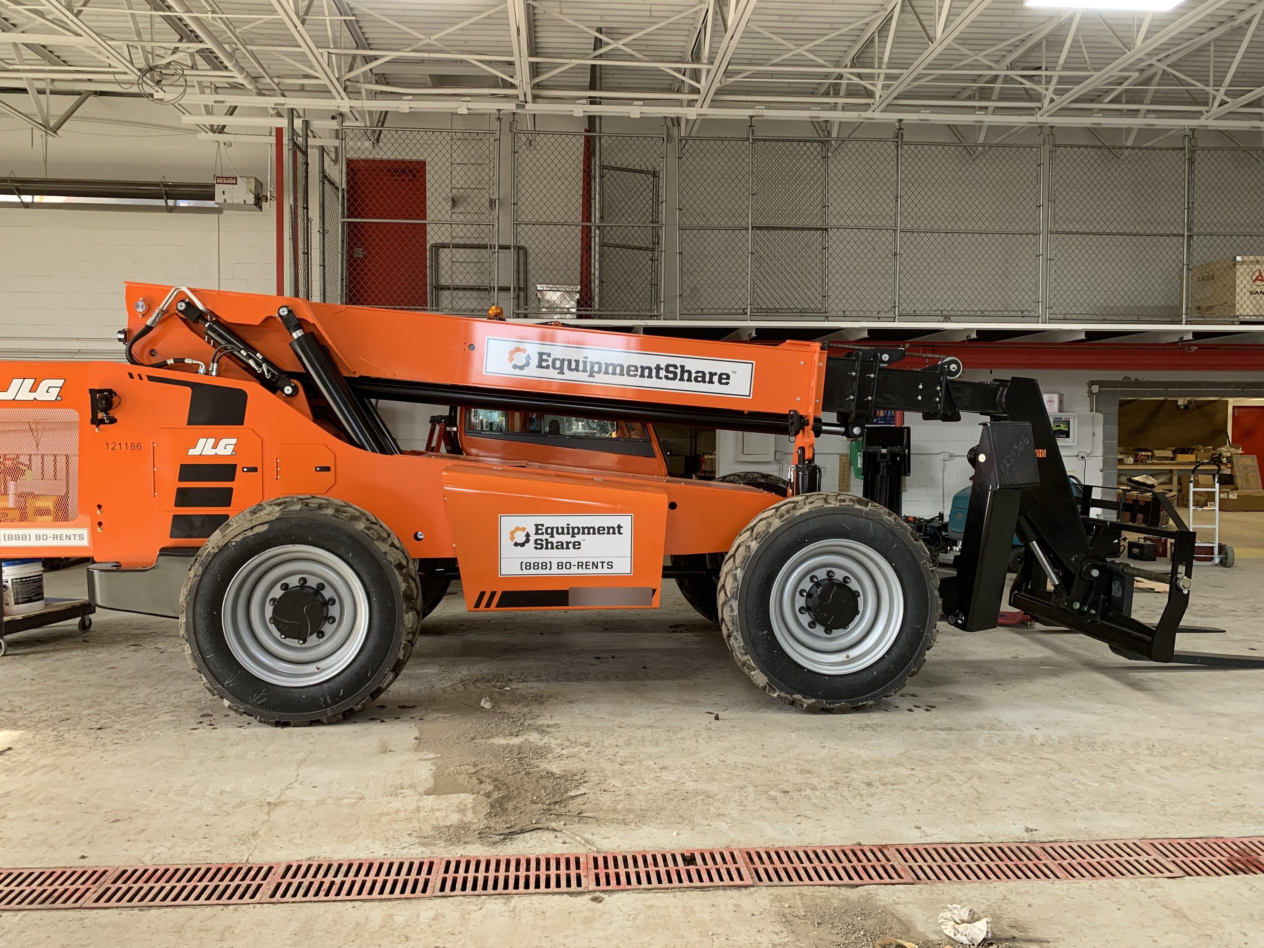 2021 SKYTRAK 10054