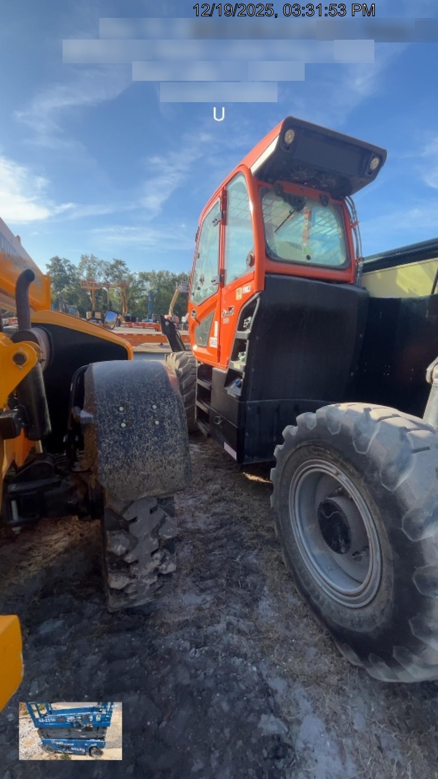 2022 JLG 1075