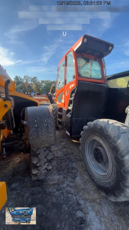 2022 JLG 1075