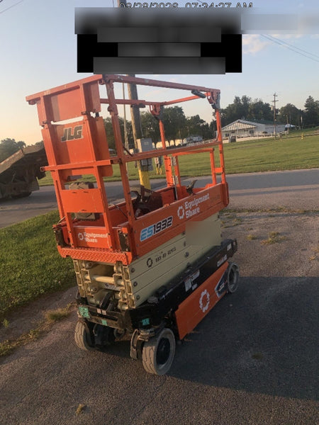 2022 JLG ES1932