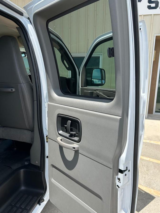 2025 CHEVROLET Express Van - Rental