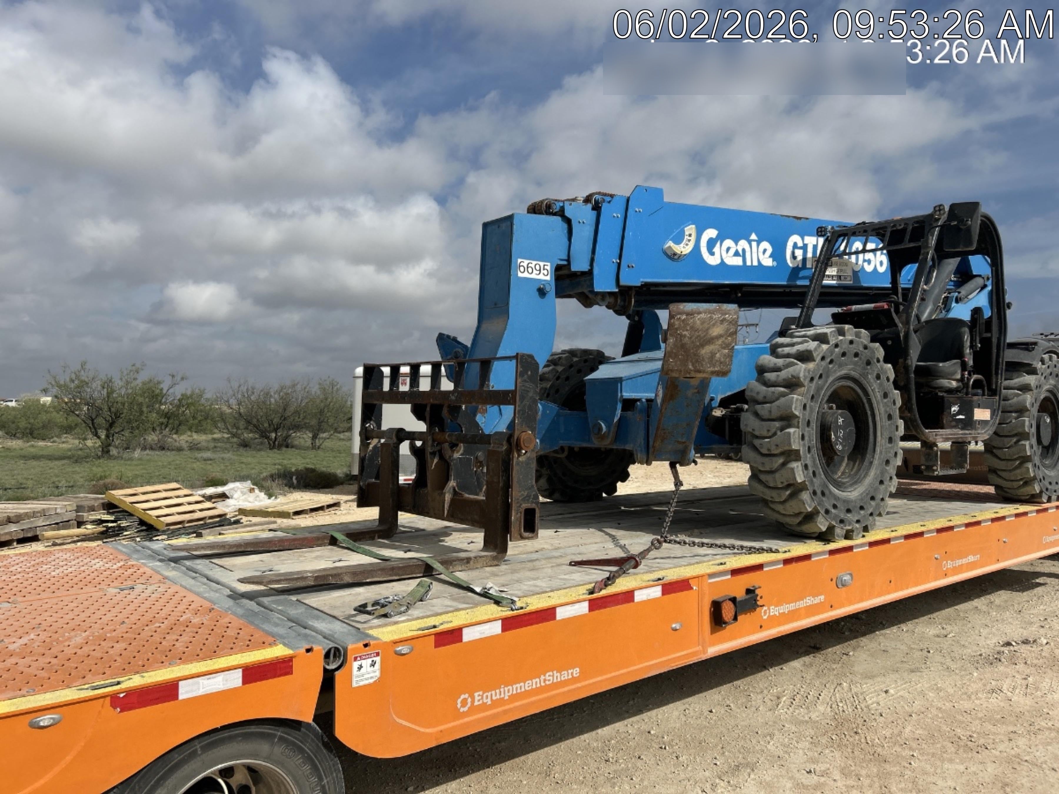 2017 GENIE GTH-1056