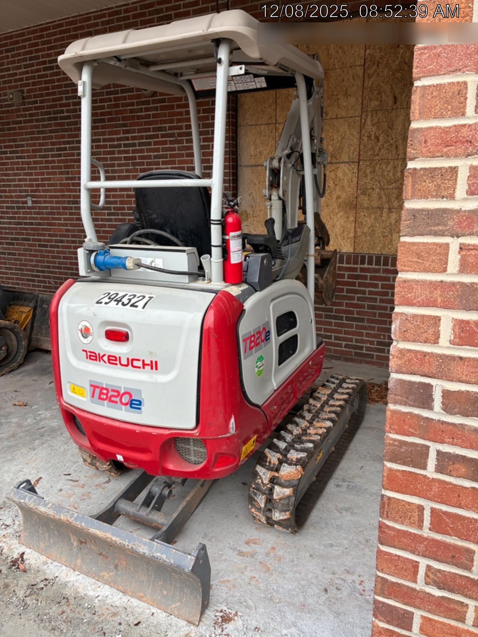 2023 TAKEUCHI TB20e