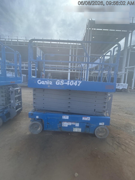 2019 Genie GS-4047 Folding rails with half height swing gate
