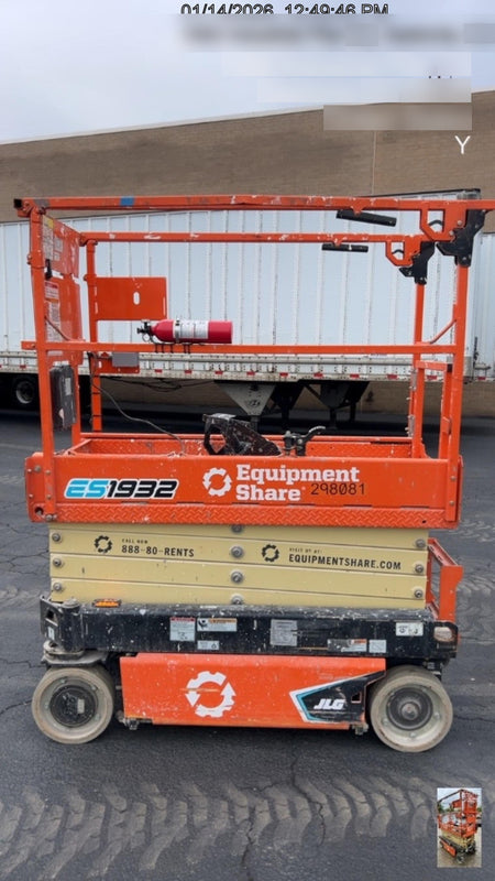 2023 JLG ES1932