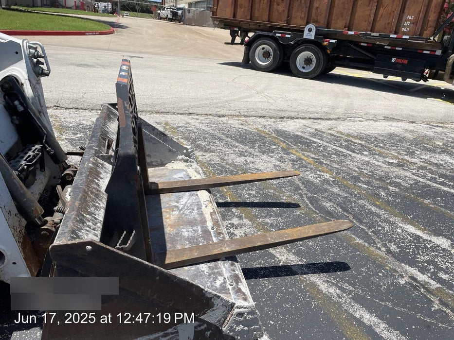 2020 EMKAY 48" Pallet Forks - Emkay