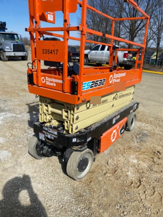 2023 JLG ES2632