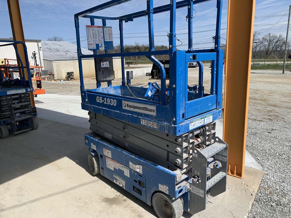 2020 Genie GS-1930 Solid Non Marking Tires, Beacon, Folding rails with half height swing gate