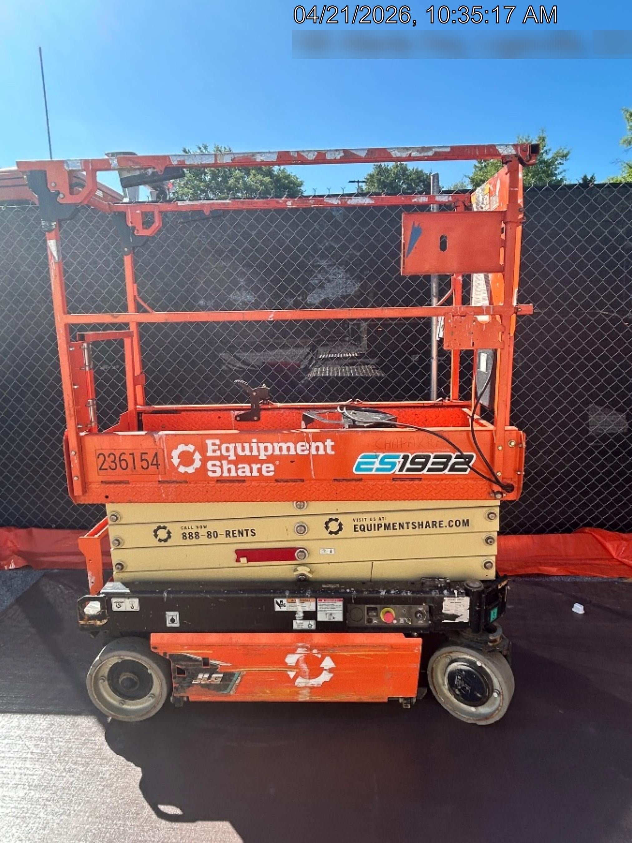 2022 JLG ES1932