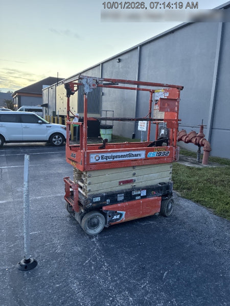 2021 JLG ES1932