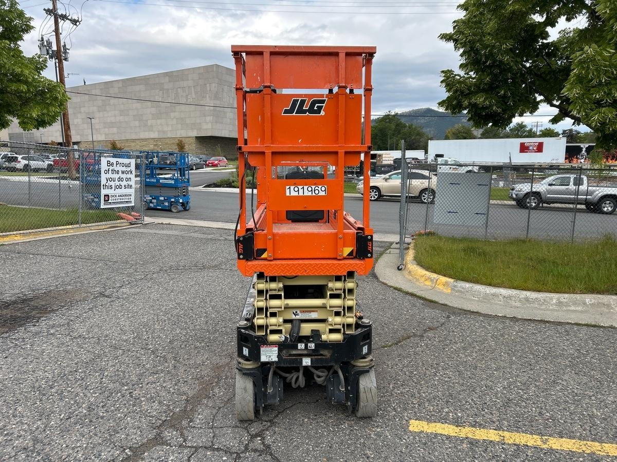 2021 JLG ES1932