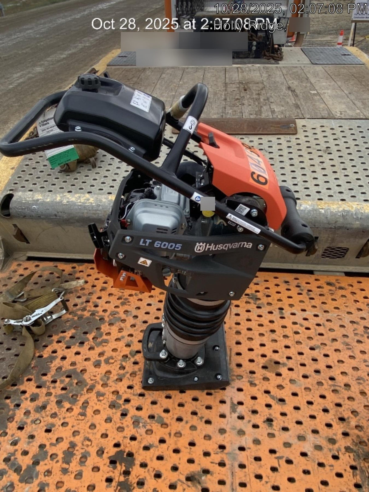 2025 HUSQVARNA LT6005