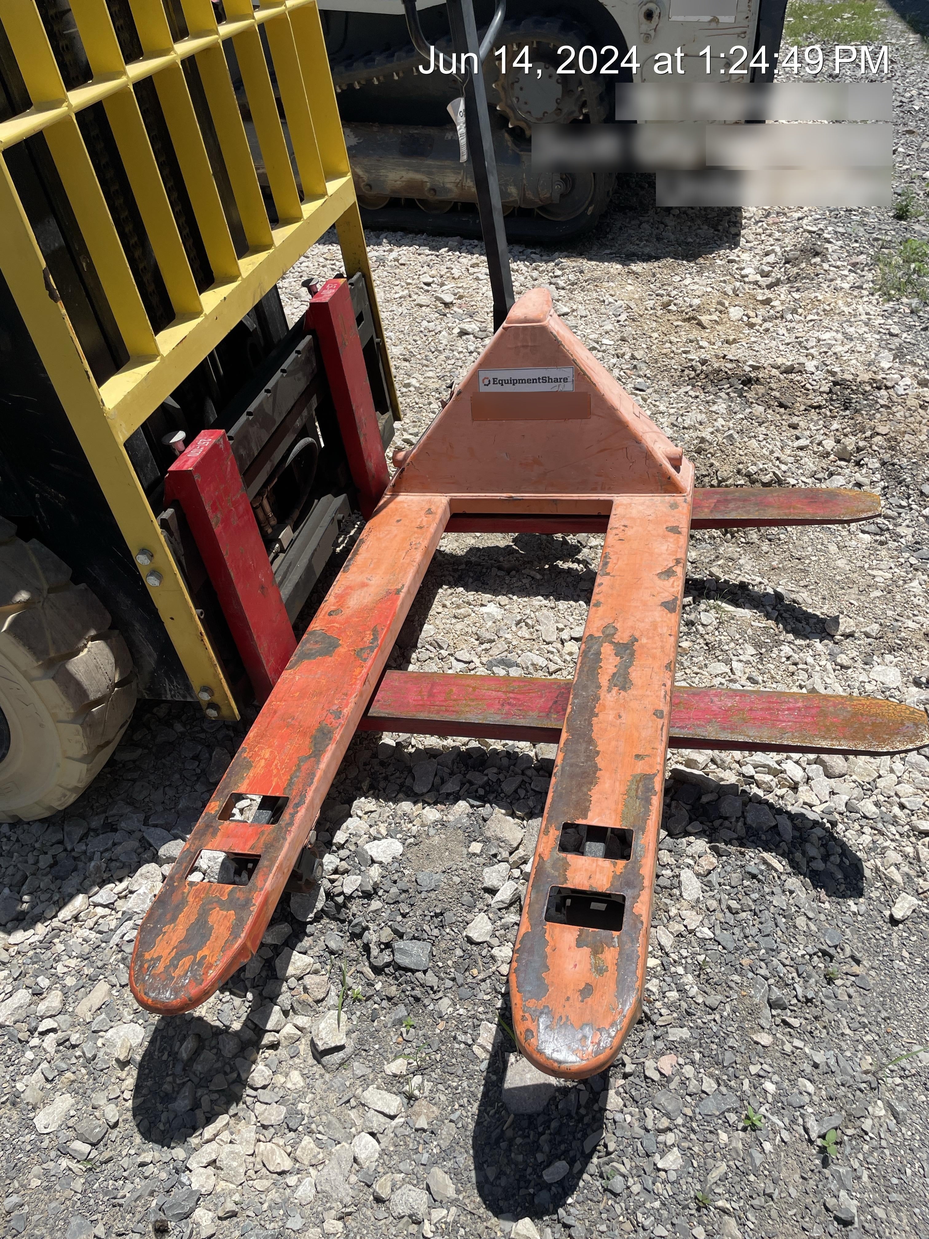 2021 HAUL MASTER 2.5 Ton Manual Pallet Jack